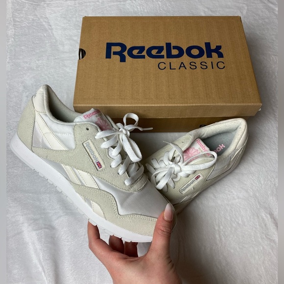 Reebok Shoes - Super Cute White Retro Reebok Classics w Baby Pink Details Brand New Size W 8.5